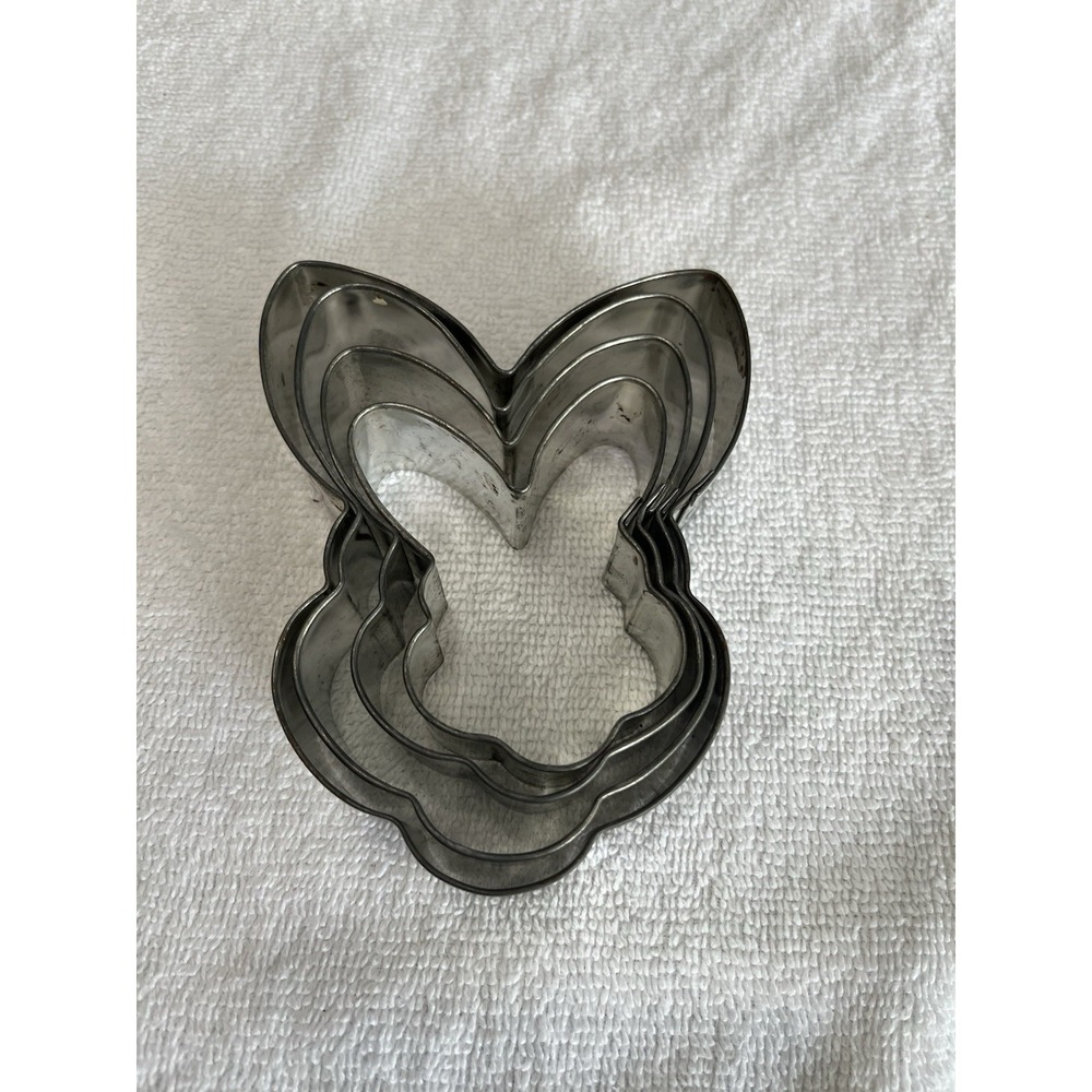 Vintage Bunny Cookie Cutter‎ Set 4 Nesting Sizes Metal Easter Rabbit Baking